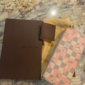 Wallet  LOUIS VUITTON w date code in pictures